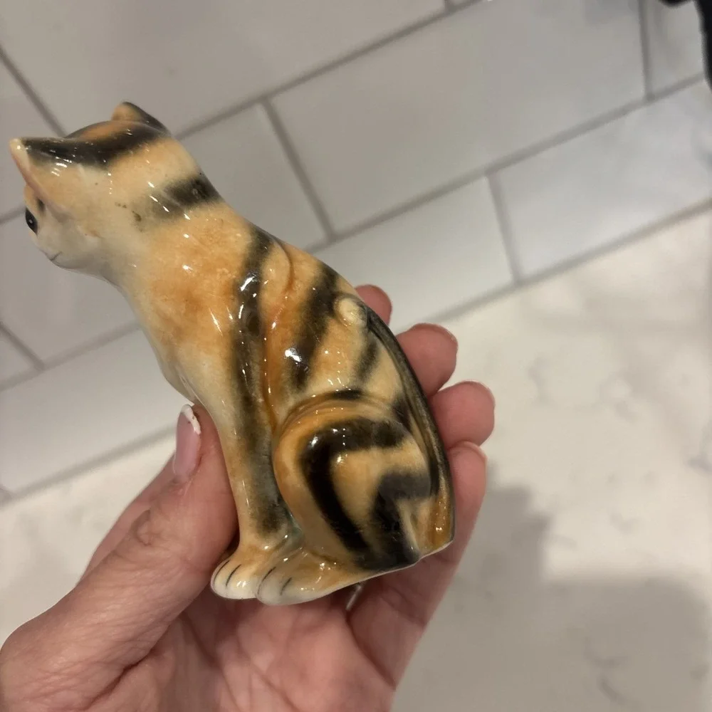 VTG Hand Painted Sitting Cat Figure Porcelain Orange Tiger Calico Tabby‎ Kitten